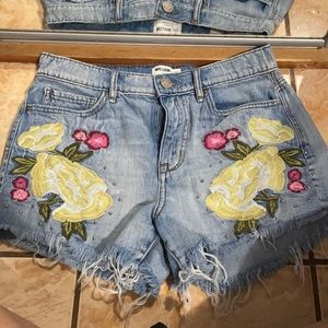 Embroider shorts